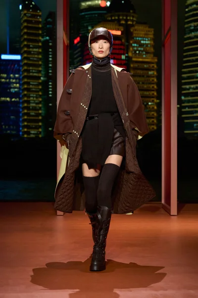 Look 5